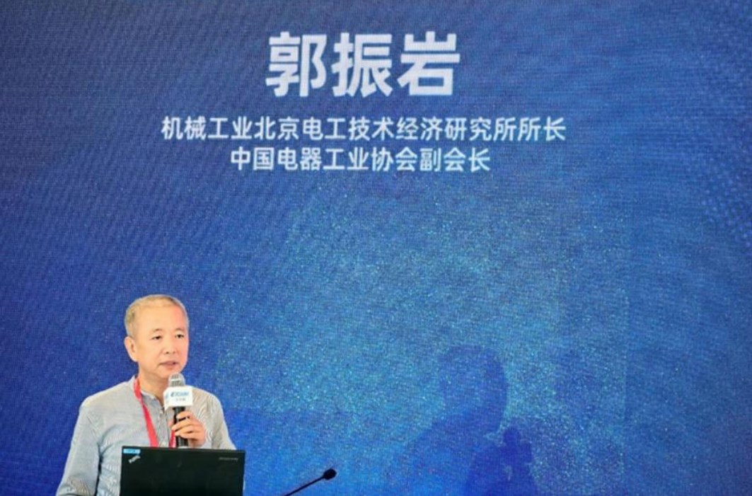 高潮H跪趴扩张调教男男视频