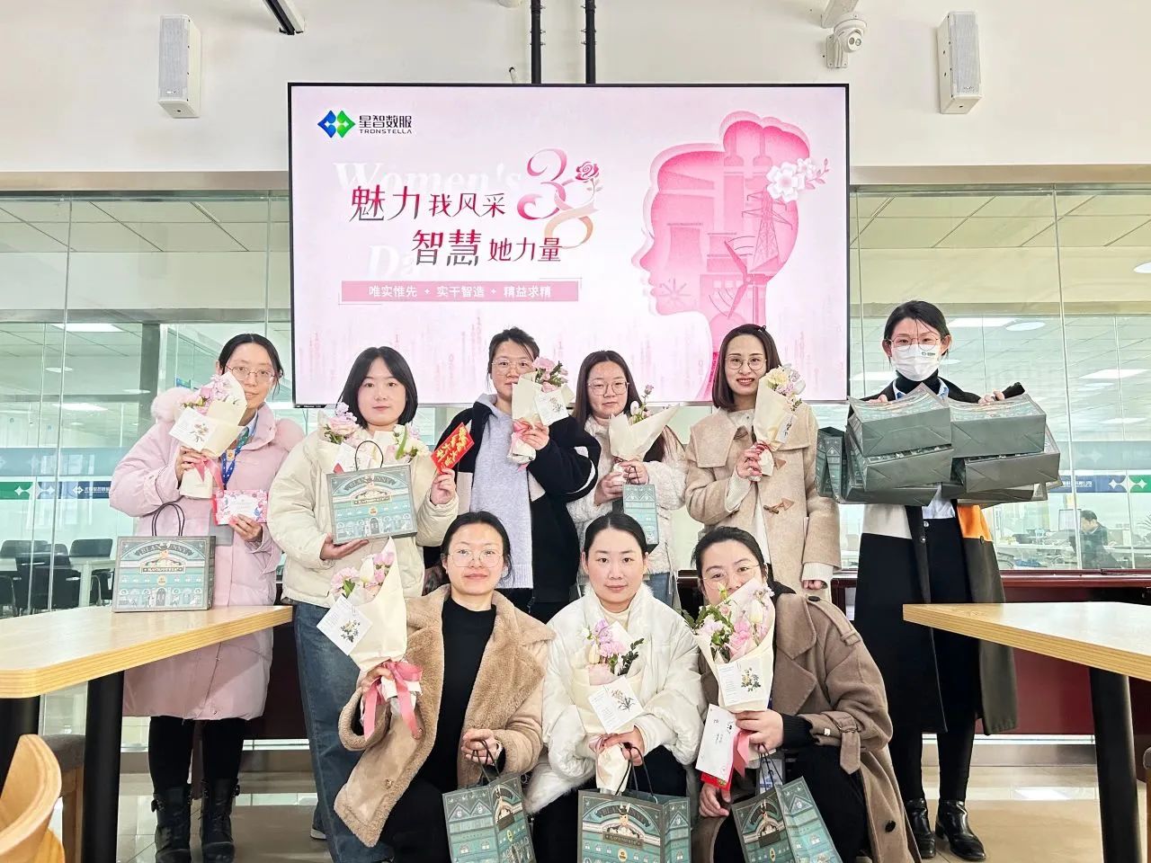 高潮H跪趴扩张调教男男视频